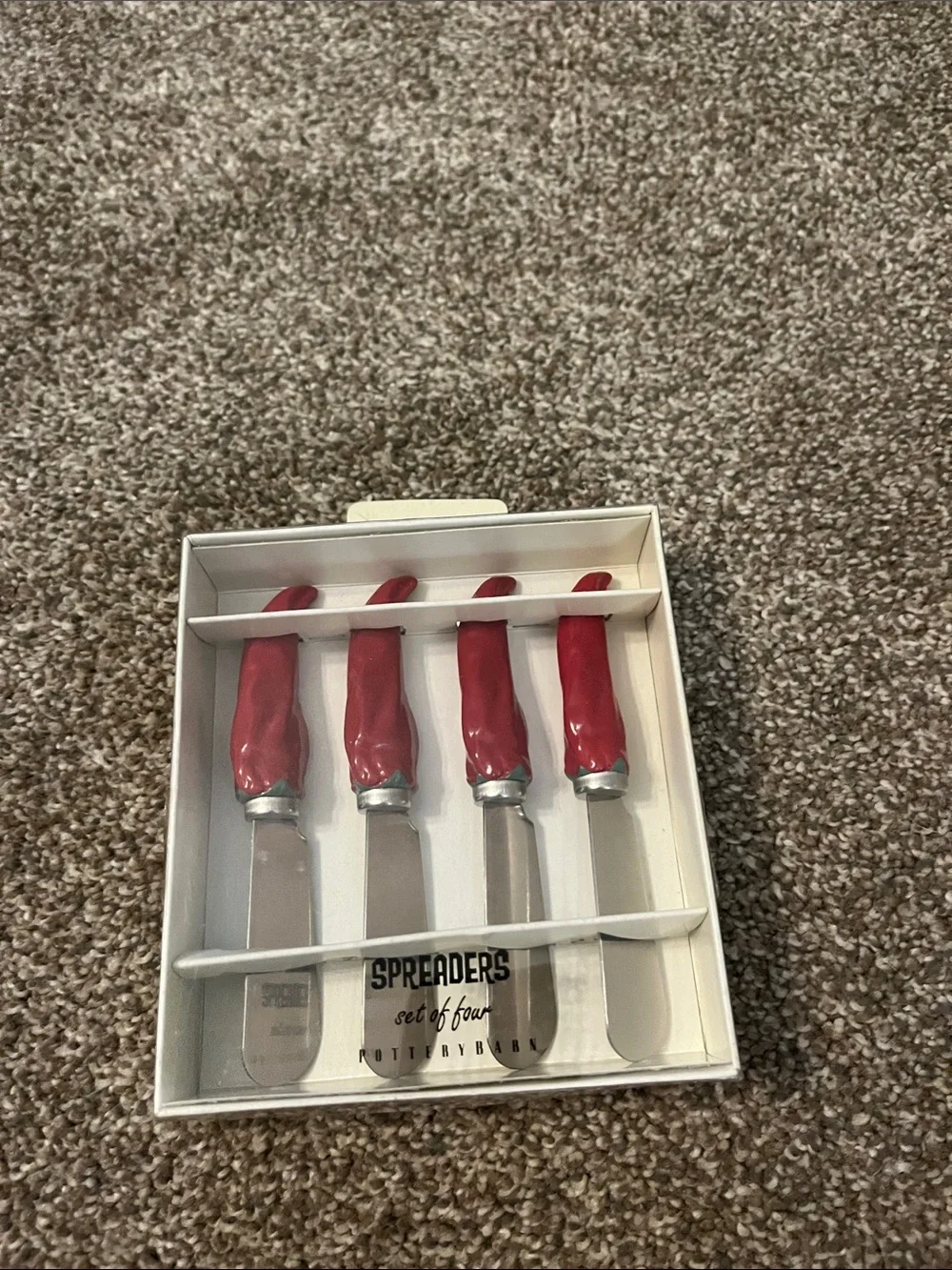 Pottery Barn Red Handle Spreaders - Set of 4